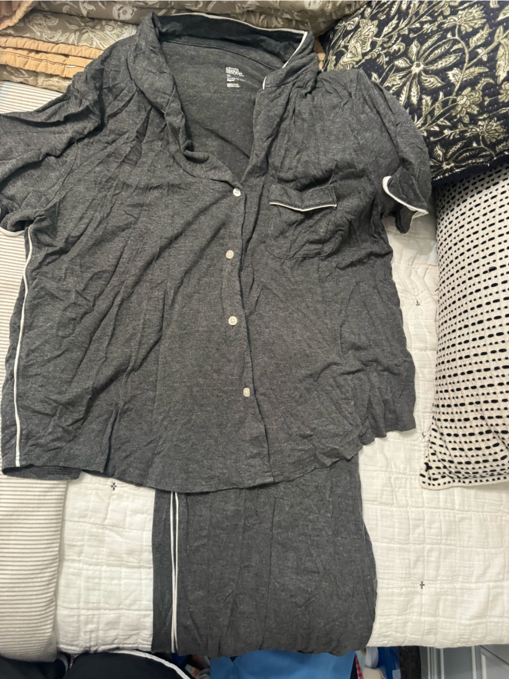 stars above Charcoal Gray Short-Sleeve Pajama Set with Contrast Piping